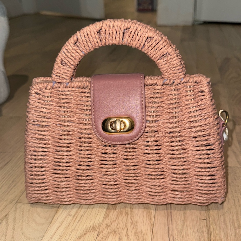 Straw purse